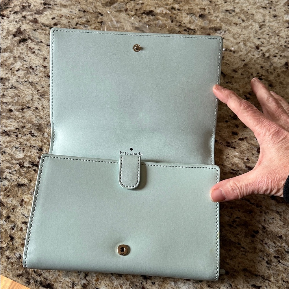 Kate Spade Rare Ltd Edition Out of Office VW Bug Mint Color Crossbody Wallet - Picture 3 of 4